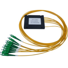 SPLITER PLC 1X8 CAJA ABS 100X80X10 ENTRADA SC/APC 150CM Y SALIDA SC/APC 150CM FIBRA 2mm G657A1