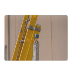 PUNTALES DE ACERO LATERALES PARA TRABAJOS EN FACHADA Y POSTES SÓLIDIS