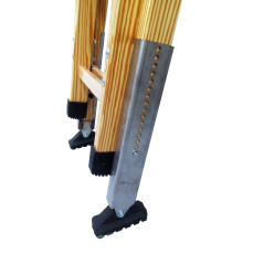 PATA REGULABLE EN ALTURA PARA ESCALERAS DE FIBRA 65X35